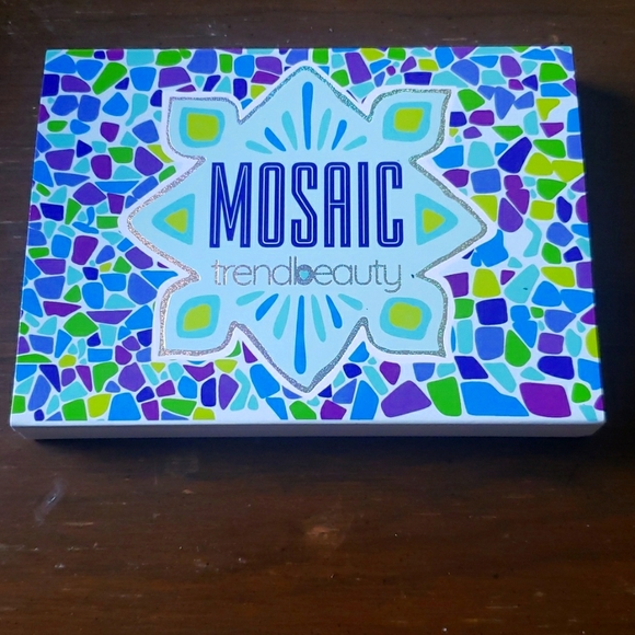 Mosaic trendbeauty eyeshadow pallet - Picture 1 of 3